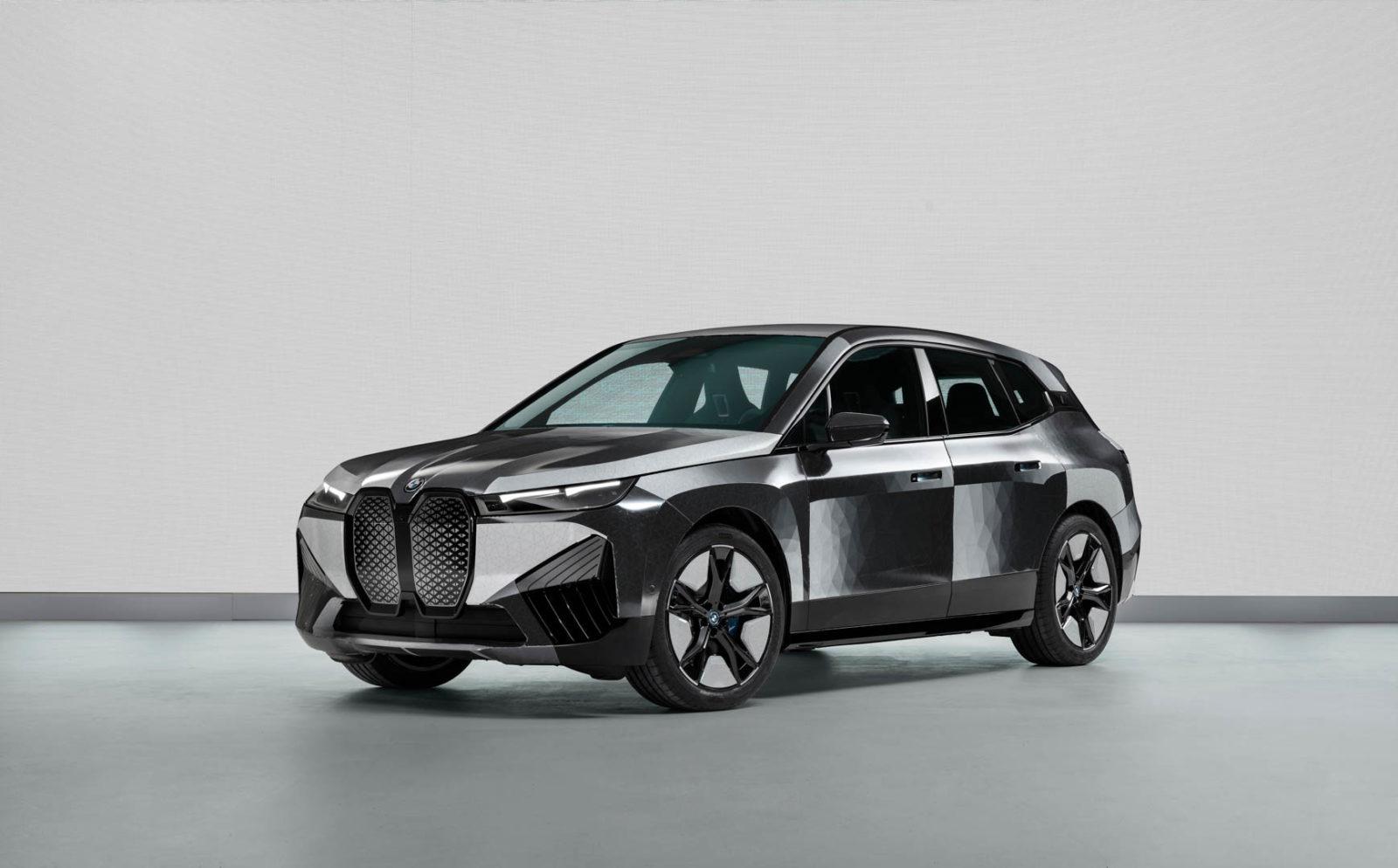 BMW iX Flow Featuring E Ink 5 of 24 830x516